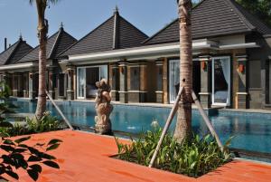 Kori Maharani Villas - Lagoon Pool Access 1