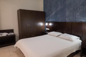 Family Room room in Democritus
