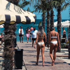 Mamaia Beach Condos 1