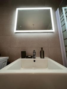 Brand new apartment 2 mins from Seafront