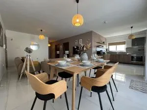 Brand new apartment 2 mins from Seafront - Salina