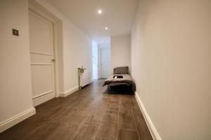 Superb flat near Victoria station