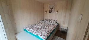 Domek mazurski całoroczny nad jeziorem z jacuzzi SPA