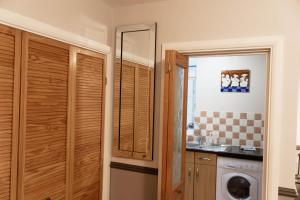 206mm Highgate Apartment