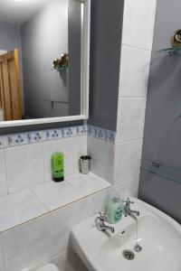 206mm Highgate Apartment