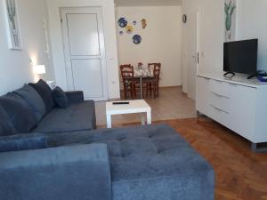 Apartments by the sea Povljana, Pag - 14101