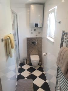 Apartments with parking space Bol, Brac - 14124