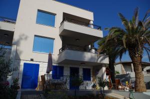 Apartments by the sea Slatine, Ciovo - 14158