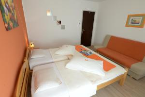 Family friendly apartments with a swimming pool Vodnjan, Fazana - 14159