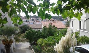 Apartments by the sea Mali Losinj (Losinj) - 14166