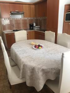 Family friendly house with a swimming pool Kostanje, Omis - 14176