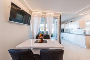 Apartments by the sea Preko, Ugljan - 14244