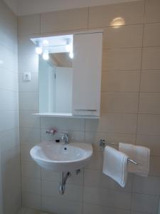 Family-friendly apartments with swimming pool Verunic, Dugi otok - 14286