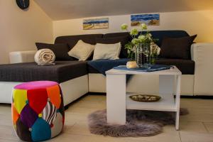 Apartments by the sea Povljana, Pag - 14281