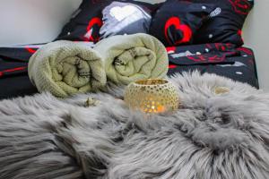 Apartments by the sea Povljana, Pag - 14281