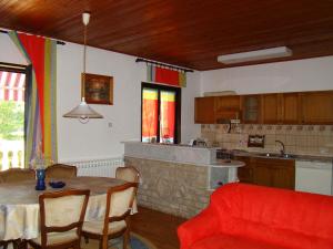 Apartments with a parking space Zajci, Central Istria - Sredisnja Istra - 14303