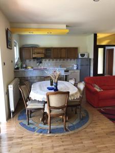 Apartments with a parking space Zajci, Central Istria - Sredisnja Istra - 14303