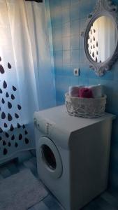 Apartments with a parking space Tugare, Omis - 14320