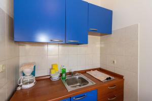 Apartments by the sea Petrcane, Zadar - 14327