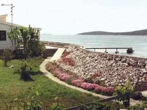 Seaside holiday house Ist - 14366