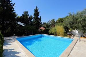 Family friendly apartments with a swimming pool Bol, Brac - 14379