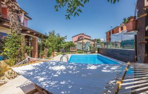 Family friendly apartments with a swimming pool Fratrici, Umag - 14384