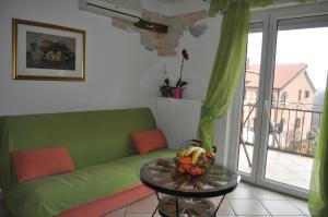 Family-friendly apartments with swimming pool Fratrici, Umag - 14384