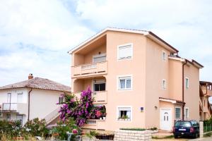 Apartments with a parking space Barbat, Rab - 14390