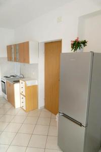 Apartments with a parking space Barbat, Rab - 14390