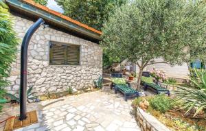 Apartments with parking space Rijeka - 14403