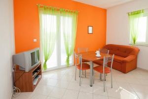 Apartments with a parking space Sukosan, Zadar - 14419