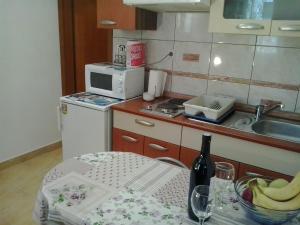 Apartments and rooms with WiFi Split - 14428