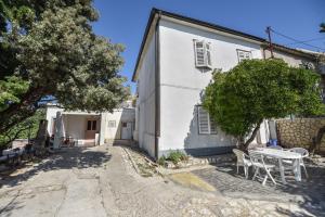 Holiday house with a parking space Kustici, Pag - 14438 