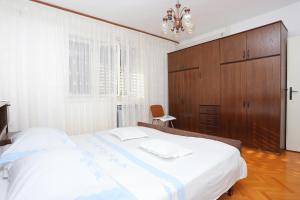 Apartments by the sea Sumpetar, Omis - 14450