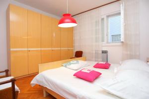 Apartments by the sea Sumpetar, Omis - 14450