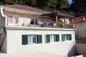 Apartments by the sea Krilo Jesenice, Omis - 14459