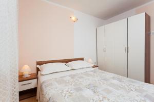 Family friendly house with a swimming pool Cove Stratincica, Korcula - 14472