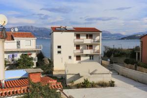 Apartments by the sea Slatine, Ciovo - 14541