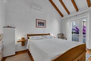 Seaside house with a swimming pool Sutivan, Brac - 16300