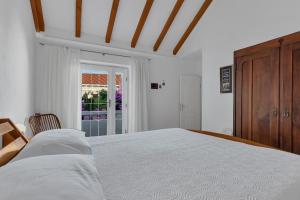 Seaside house with a swimming pool Sutivan, Brac - 16300