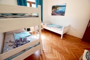 Holiday house with a parking space Seline Paklenica 16318