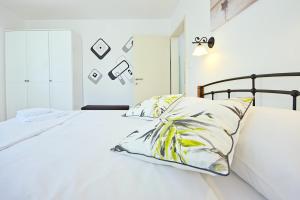 Luxury villa with a swimming pool Liznjan, Medulin - 16329