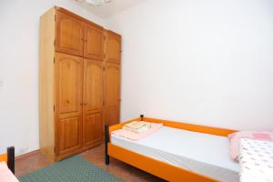 Apartments by the sea Slatine, Ciovo - 16345