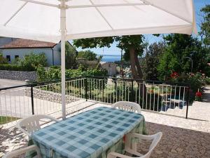 Apartments with parking space Lopar, Rab - 16389