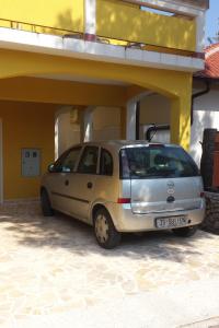 Apartments by the sea Vir - Kozjak, Vir - 16386