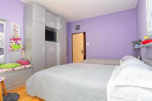 Apartments by the sea Podgora, Makarska - 16476