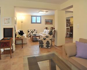 Fistikies Holiday Apartments Aegina Greece