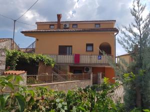 Apartments with a parking space Tar, Porec - 16475 