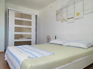 Family-friendly apartments with swimming pools Arbanija, Ciovo - 16478