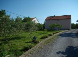 Apartments with a parking space Pridraga - Cuskijas, Novigrad - 16480